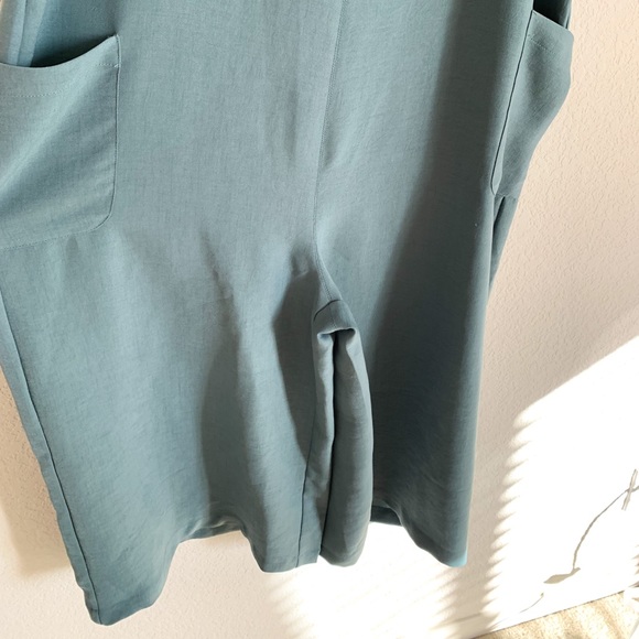 Light Blue Cropped Jumper Size Medium - Picture 2 of 5